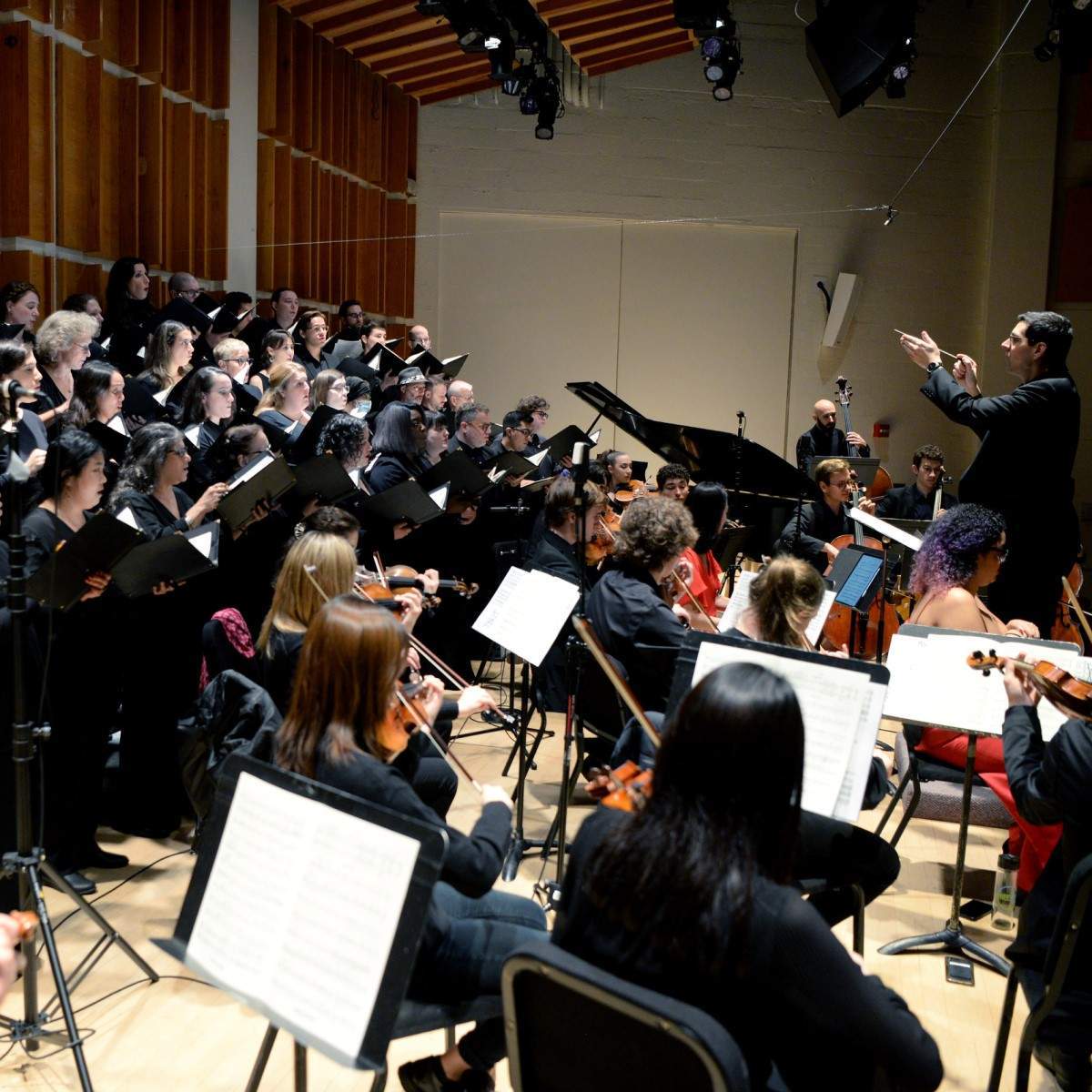 20250308_NYC_Master_Chorale_1200x1200