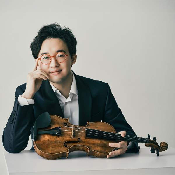 Julian_Rhee_-_1200x1200_-_Shin-joong_Kim