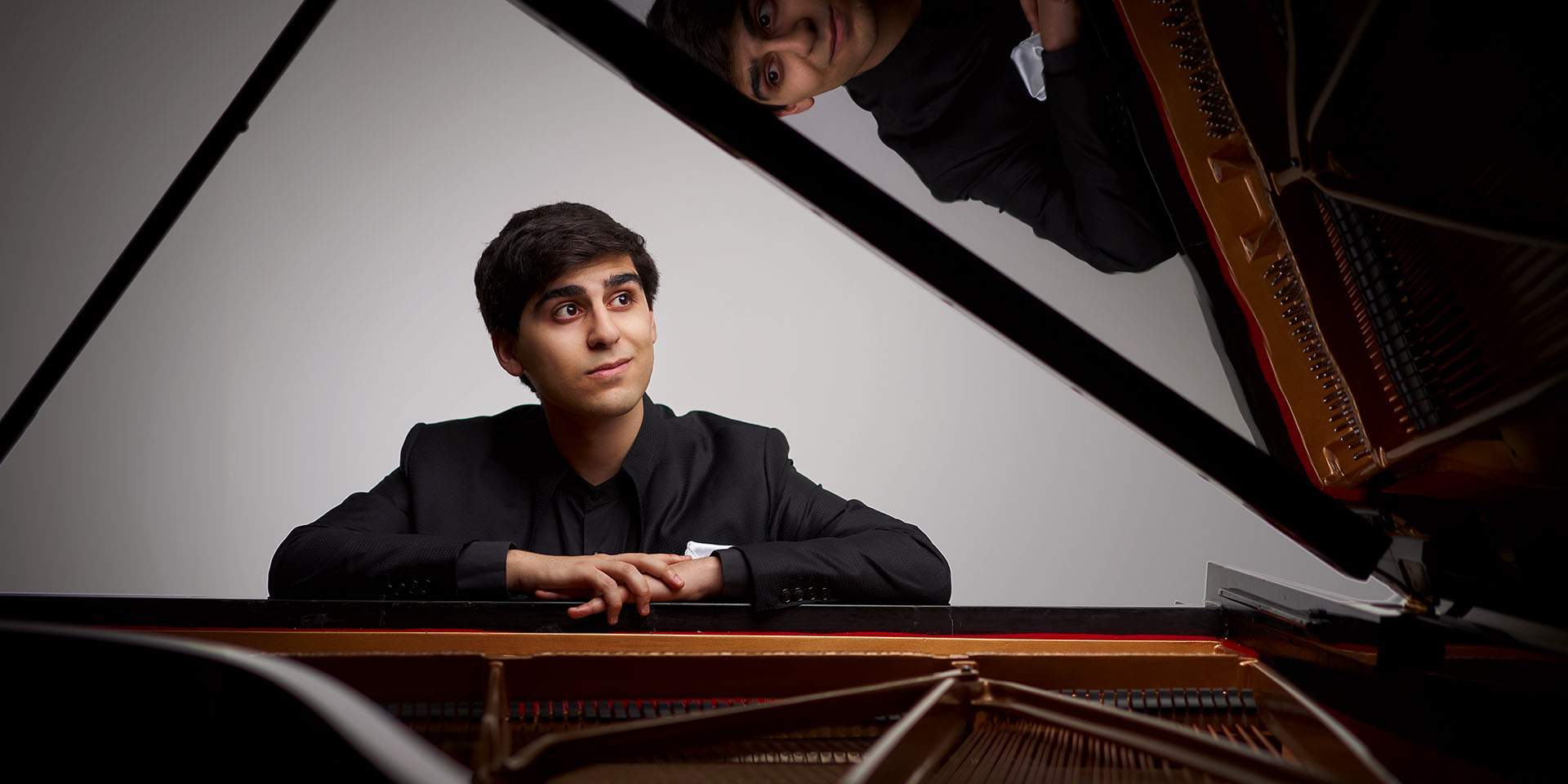 Evren_Ozel_-1920x960_-_Mike_Grittani